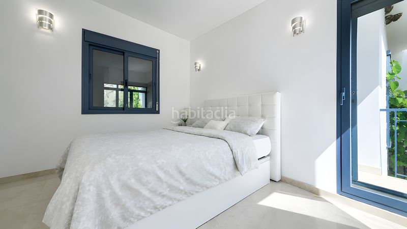 Foto 2aafda17-edb8-44d0-8b2a-690c58841b7b. Casa adossada amb calefacció aparcament piscina a Marbella