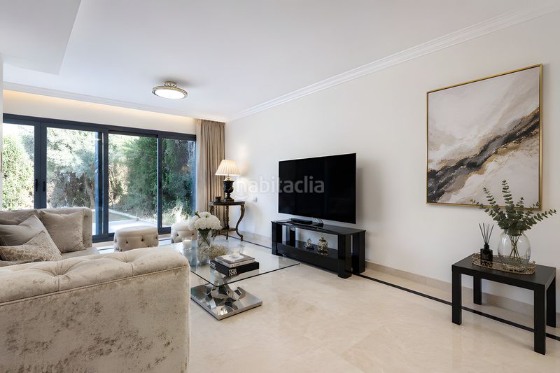 Foto 33f72334-2261-4dab-a6ea-bd6b601510f1. Casa adossada amb calefacció aparcament piscina a Marbella