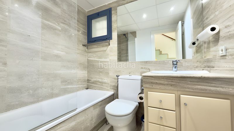 Foto 5c026c75-adfa-42f8-97c8-a23c5a6661f3. Casa adossada amb calefacció aparcament piscina a Marbella