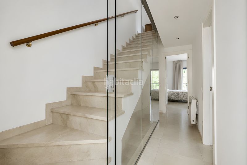 Foto d6c9d136-2f4c-403a-9878-7f4c834a841f. Casa adossada amb calefacció aparcament piscina a Marbella