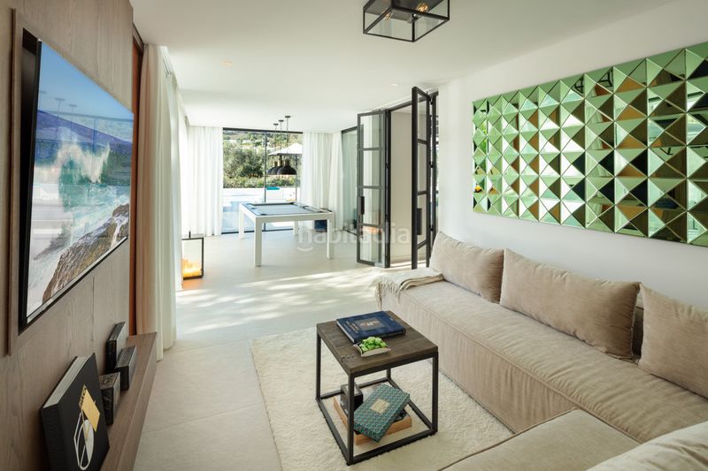 Foto 38d4452f-1309-43fe-b6a6-ebd3f5577297. Casa amb aparcament piscina a Nueva Andalucía centro Marbella