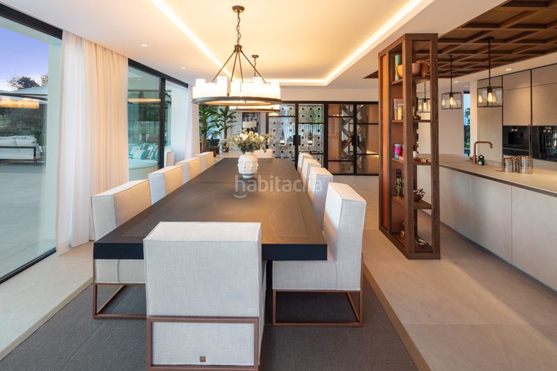 Foto b6c3af84-2b2b-4d90-804c-c4c2ad201546. Casa amb aparcament piscina a Nueva Andalucía centro Marbella