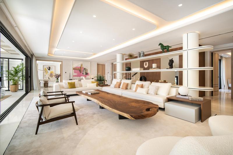 Foto 3286ccfd-ce0d-4ea4-976f-fbfc2cbe1961. House with parking pool in Puente Romano Marbella