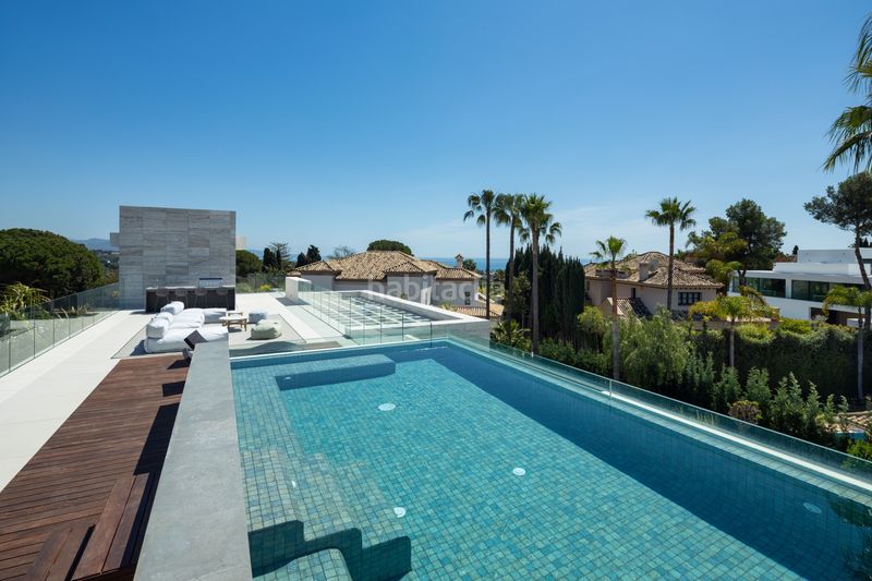 Foto 06b386c6-30cb-476e-8f9a-6e75b79d497c. Casa amb aparcament piscina a Nueva Andalucía centro Marbella