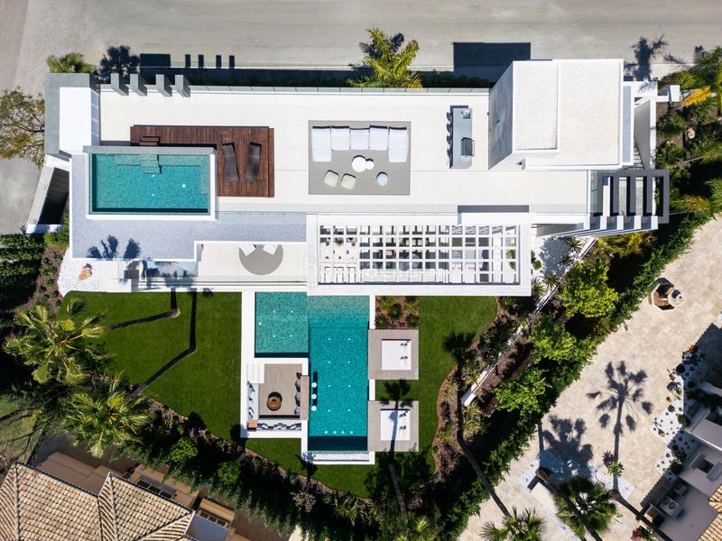 Foto 20fa2526-dbf6-4aec-b737-fa3956a8795b. Casa amb aparcament piscina a Nueva Andalucía centro Marbella