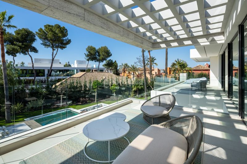 Foto 398976a9-e1d0-4996-80e6-e4b54d901971. Casa amb aparcament piscina a Nueva Andalucía centro Marbella