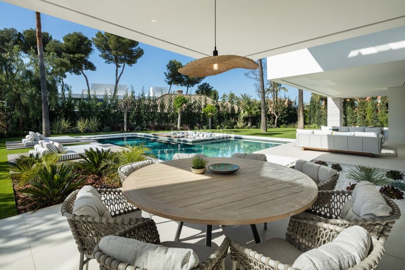 Foto 7bf0f11d-7db9-415b-b0d1-299f767d3f55. Casa amb aparcament piscina a Nueva Andalucía centro Marbella