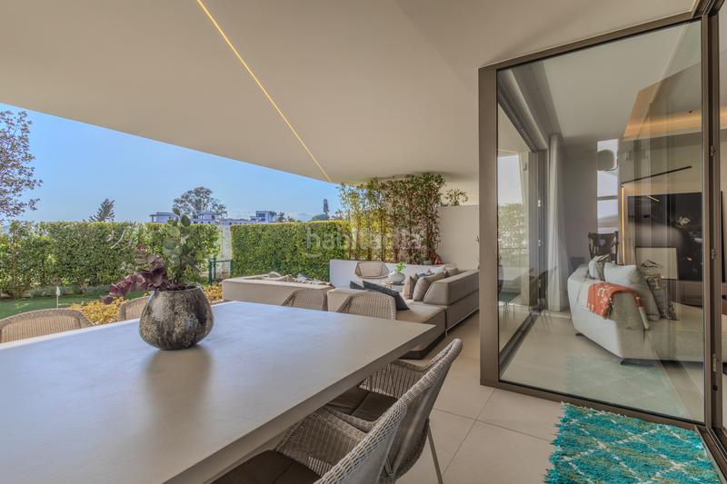 Foto 470724a8-adba-4b9a-9efb-1ea8a11b8787. Casa bifamiliare con parcheggio piscina in Nueva Andalucía centro Marbella