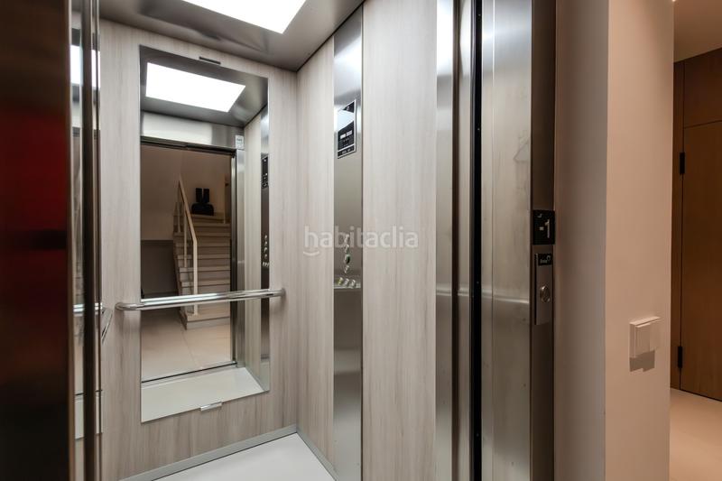 Foto 6199fc37-35ba-479c-934c-63e6c67d0532. Casa bifamiliare con parcheggio piscina in Nueva Andalucía centro Marbella