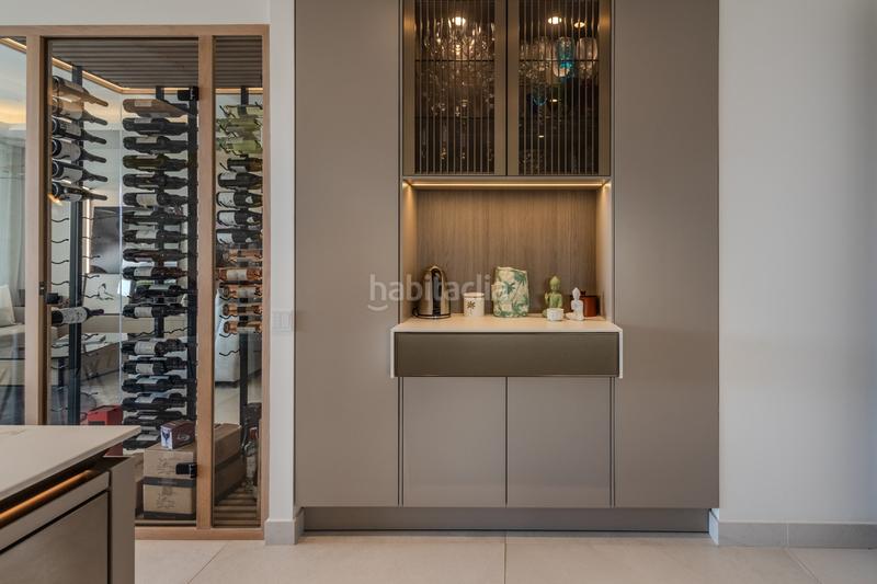 Foto b2823097-fdc9-4266-b9f6-ebb2f8d510a9. Casa bifamiliare con parcheggio piscina in Nueva Andalucía centro Marbella