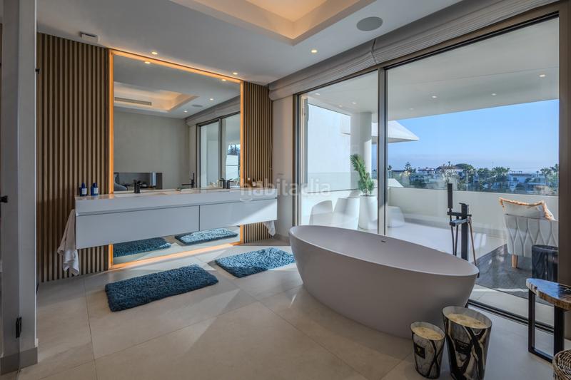 Foto 4b8bb050-856c-4cd6-99b9-715fae357bbc. Doppelhaus mit parking pool in Nueva Andalucía centro Marbella