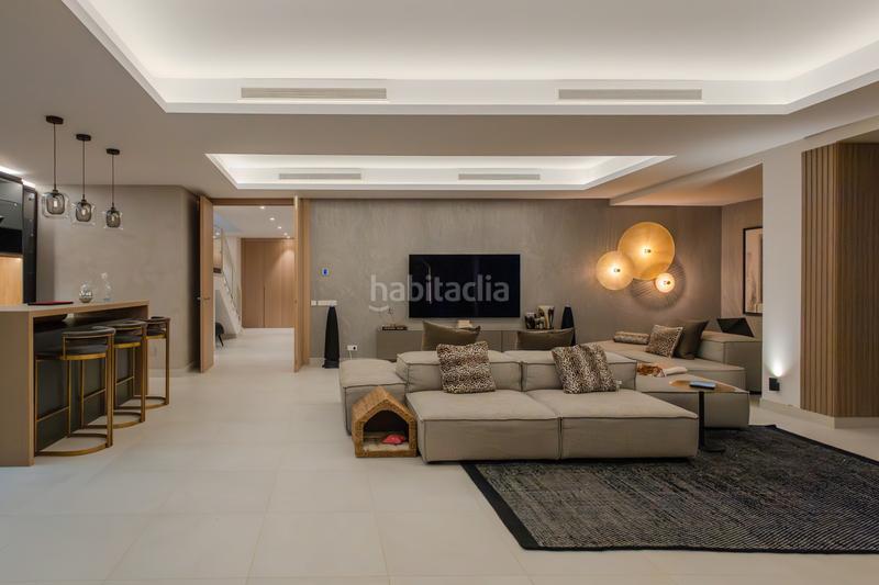 Foto 80b7b0e4-dc99-48bc-9944-bb6c932525fe. Doppelhaus mit parking pool in Nueva Andalucía centro Marbella