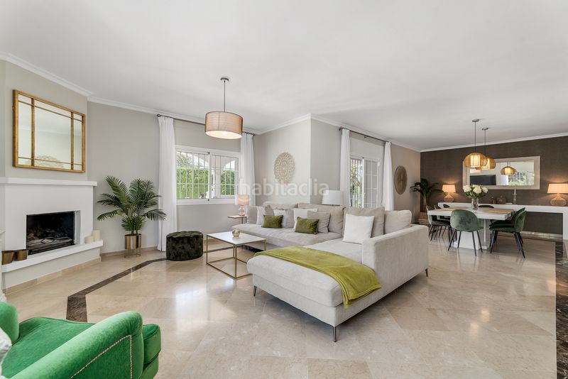 Foto e64b82b0-80be-4bff-971a-5317b6d4fbe2. Casa amb piscina a Nueva Andalucía centro Marbella