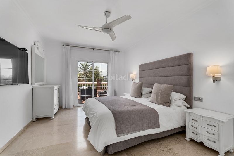Foto f0c73ce1-1ac4-4e97-bc70-4149199f6494. Casa amb piscina a Nueva Andalucía centro Marbella