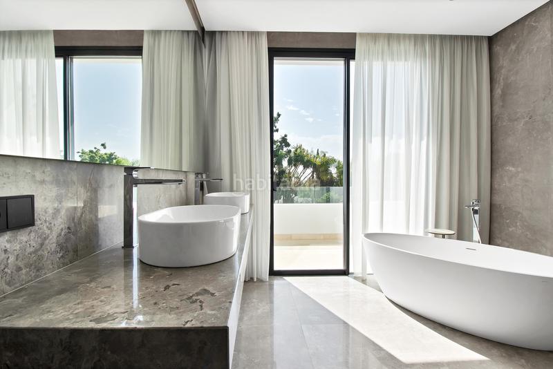 Foto 8a2980dd-a6f5-45fa-b8b2-5c38b1519459. Casa en Puente Romano Marbella