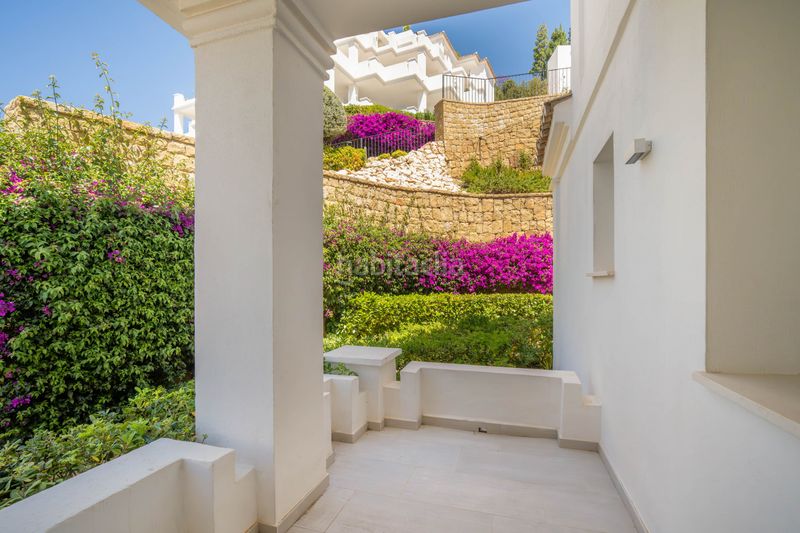 Foto 12a57aa3-3a48-42e4-809d-61a3cc8f89ce. Piano terra in Nueva Andalucía centro Marbella