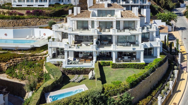 Foto aaf1d3a0-33a7-4ade-af75-3ca636f03f00. Piano terra in Nueva Andalucía centro Marbella