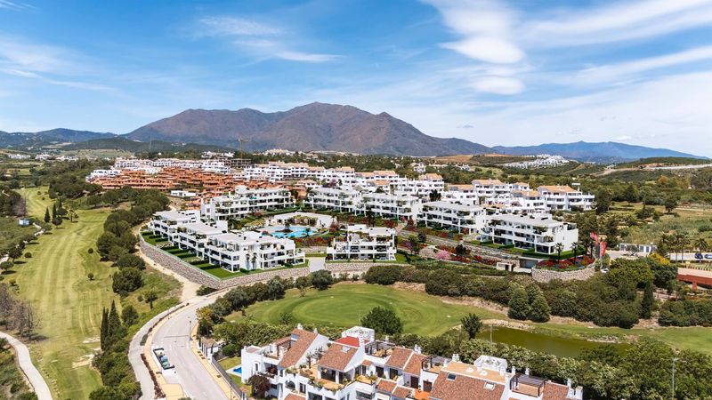 Foto fc10719b-19be-4c2b-bcb4-ed098b6230a0. Apartment with parking pool in Casares pueblo Casares