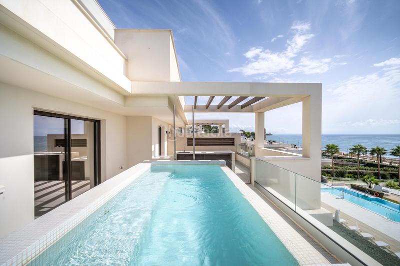Foto fc78c173-e07f-440a-9d57-929aed7eb4c7. Attico con piscina in Sotoserena Estepona