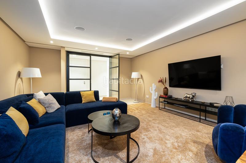 Foto a1e50d18-bdcb-42c2-842b-30363e0a20ae. Casa amb piscina a Nueva Andalucía centro Marbella