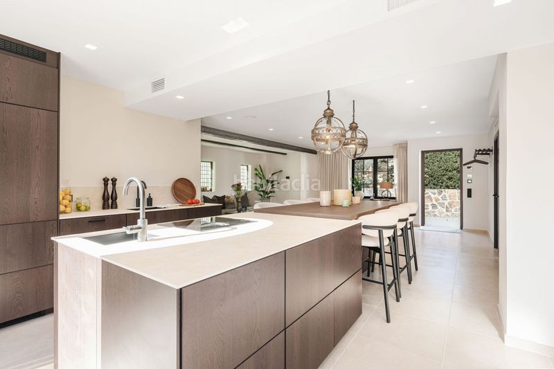 Foto c5c3b2f6-d924-4b54-92ff-6a59b90a5a88. Maison avec parking piscine dans Las Brisas Marbella