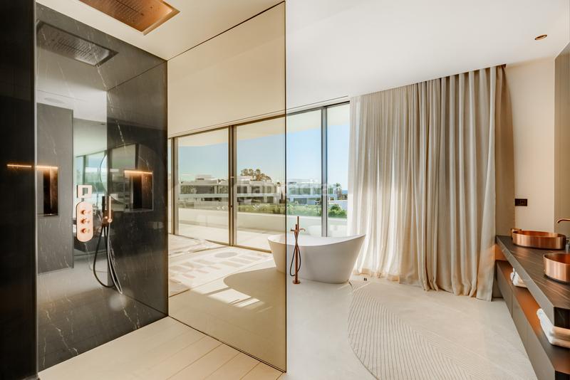 Foto 47843b75-6b28-4f33-8d95-5e837c3ea2f8. Haus mit parking pool in Puente Romano Marbella