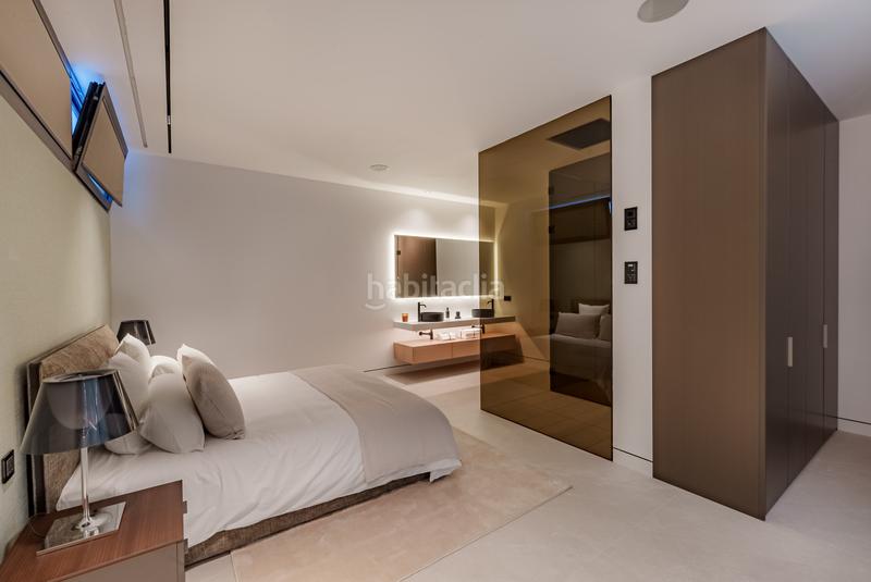 Foto b5fb97ae-bb9c-4835-a1db-28e1ac03dbcf. House with parking pool in Puente Romano Marbella