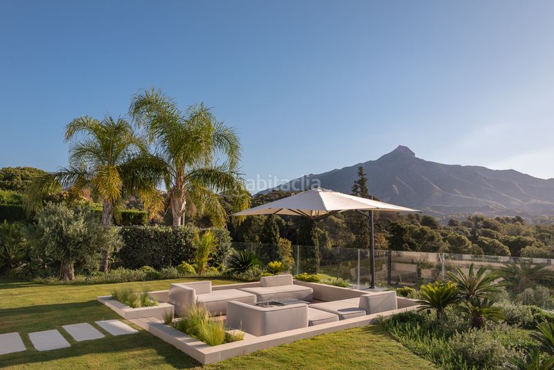 Foto 0cf8a28c-a57b-456a-a7a0-ab936c510239. Casa amb piscina a Nueva Andalucía centro Marbella
