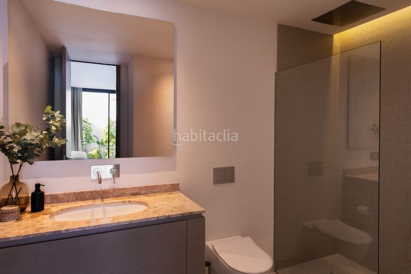 Foto 1d4b78f1-53a0-4df2-9225-6ee3196165b0. Casa amb piscina a Nueva Andalucía centro Marbella