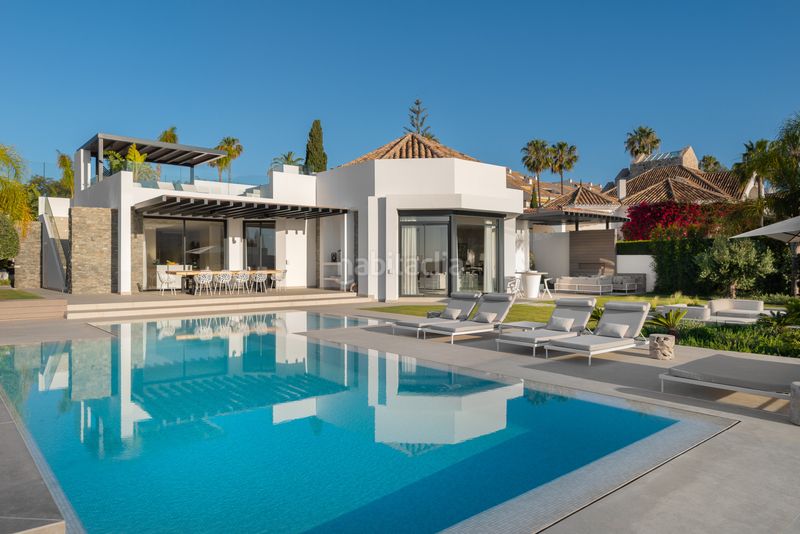 Foto 7e86a4e0-1b4d-439f-940c-13e3613fa886. Casa amb piscina a Nueva Andalucía centro Marbella