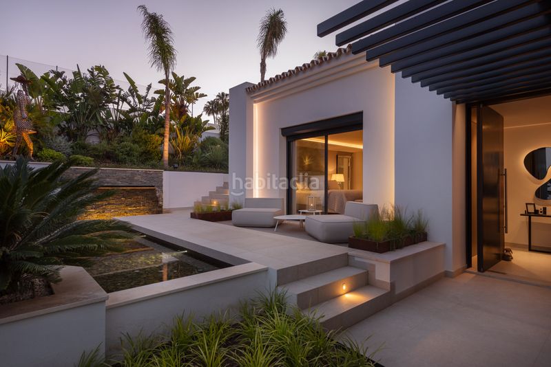 Foto b58cf506-dfda-4597-bc6b-851b4e48faf7. Casa amb piscina a Nueva Andalucía centro Marbella