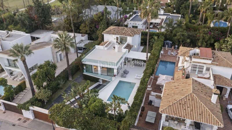 Foto 061db1c8-c297-4c7b-9099-24c11bfbad62. Casa amb aparcament piscina a Nueva Andalucía centro Marbella