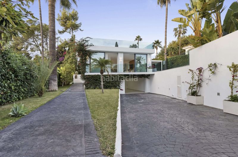 Foto 0903e62c-b011-489c-8013-f4ebb6a39b23. Casa amb aparcament piscina a Nueva Andalucía centro Marbella