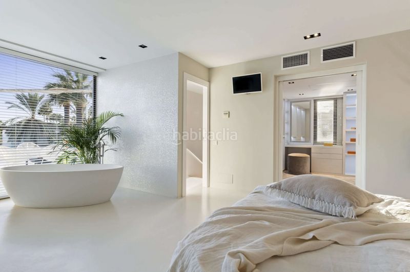 Foto 6637d564-5adb-4799-850d-4b879d57e394. Casa amb aparcament piscina a Nueva Andalucía centro Marbella