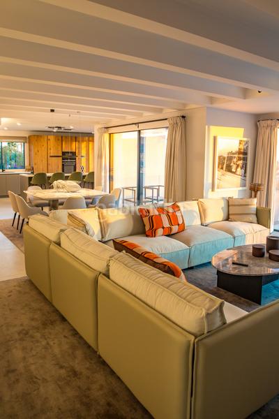 Foto 6c5a8210-55c3-4ab5-aa9d-6dc31f2dfe81. House with parking pool in La Carolina - Guadalpín Marbella