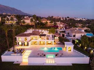 Casa a Nueva Andalucía centro