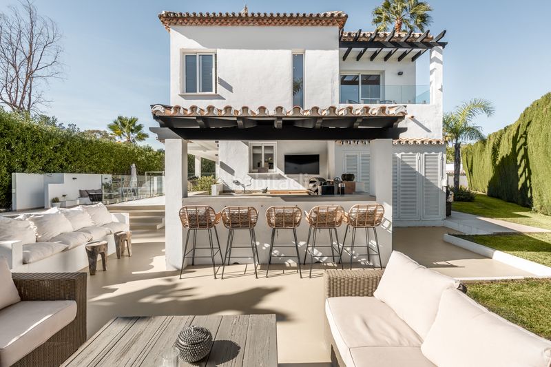 Foto 50240119-4e75-49cd-9238-42b24df3420e. Casa amb piscina a Nueva Andalucía centro Marbella