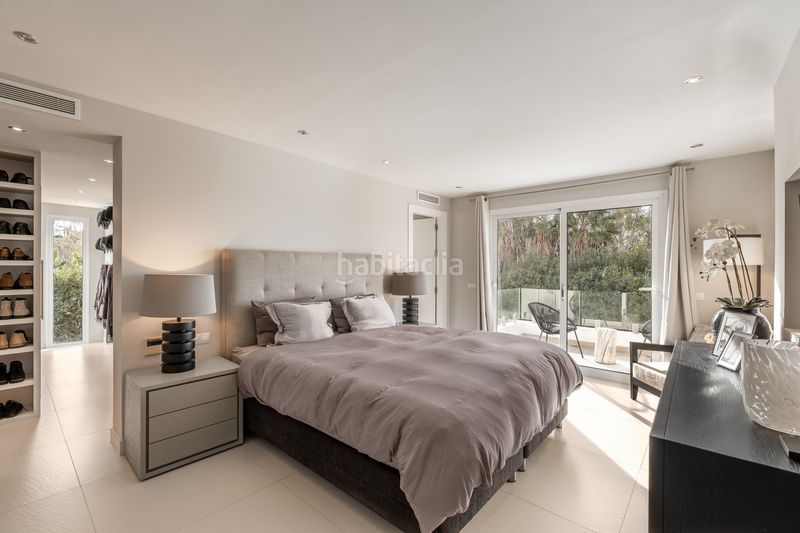 Foto e73bd9e8-900d-4890-af1e-bbfff760075d. Casa amb piscina a Nueva Andalucía centro Marbella