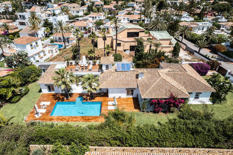 Foto 683a8814-7f1f-4118-b492-55e6d3f958df. Casa en Elviria Marbella