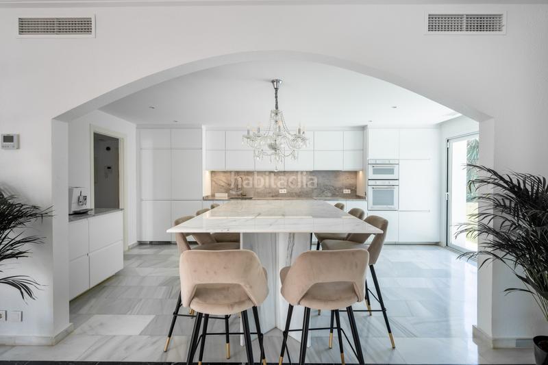 Foto 6f6b18dd-ebc8-41a7-a67c-e94aba619576. Casa en Elviria Marbella