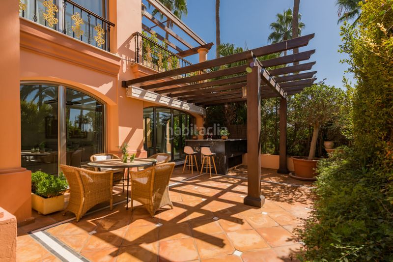 Foto a3f90168-627a-4e76-b03e-eeb5eac37faa. Rez-de-chaussée avec piscine dans Puerto Banús Marbella