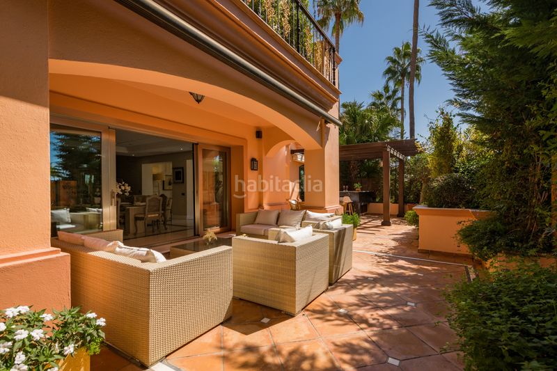 Foto cf289d64-c412-49f8-b06a-3a61f8e4aade. Rez-de-chaussée avec piscine dans Puerto Banús Marbella