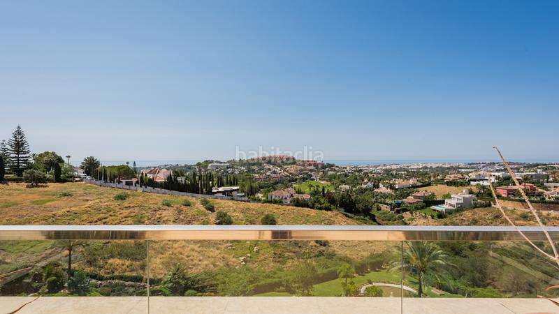 Foto 8458aa15-eeb5-456f-b34b-95b5275f9940. Attique avec parking piscine dans Nueva Andalucía centro Marbella