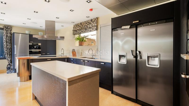 Foto 4a5dbc17-2862-4217-aac6-05eab10507ca. Dachwohnung mit parking pool in Nueva Andalucía centro Marbella