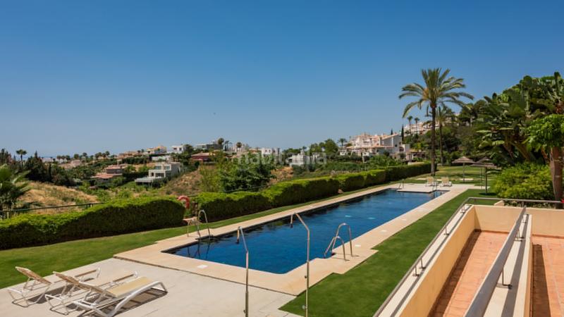 Foto 4d5dc78a-3a20-4655-83e7-5796b289df5c. Dachwohnung mit parking pool in Nueva Andalucía centro Marbella
