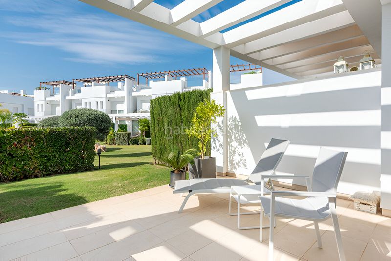 Foto 038cf0b0-57ab-40ff-9b5f-b6a87a12e31e. Casa adossada amb calefacció aparcament piscina a Marbella