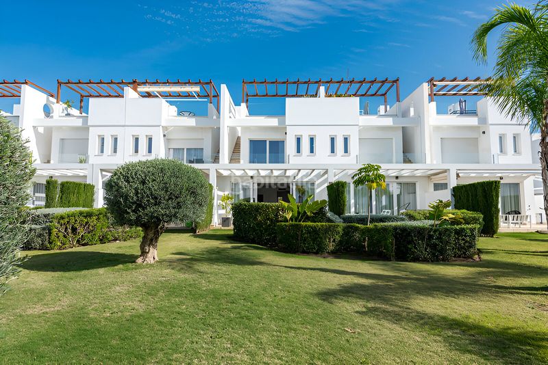 Foto 4c5c0cf6-51bc-46ac-9954-0b9e9cc40fce. Casa adossada amb calefacció aparcament piscina a Marbella