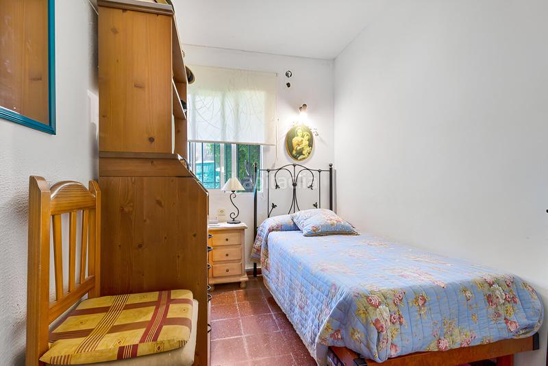 Foto 335490ad-62e9-42a1-8c30-af77aac3313a. Casa aparellada amb aparcament a Nueva Andalucía centro Marbella