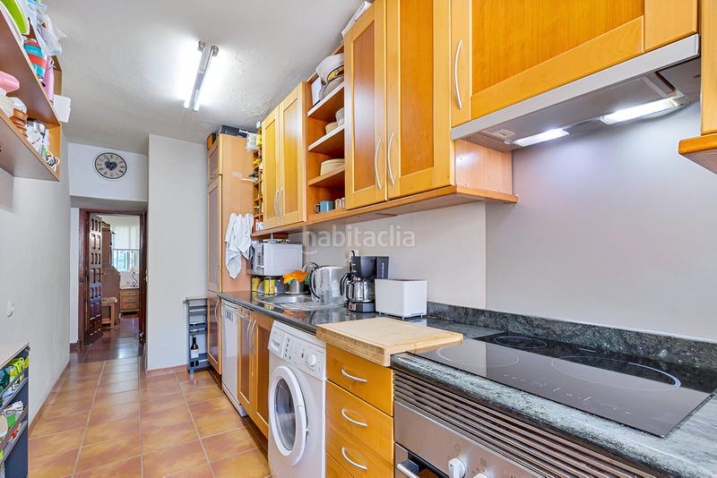 Foto ad75acaa-136b-4cab-9645-eab466de9ba0. Casa pareada en Nueva Andalucía centro Marbella