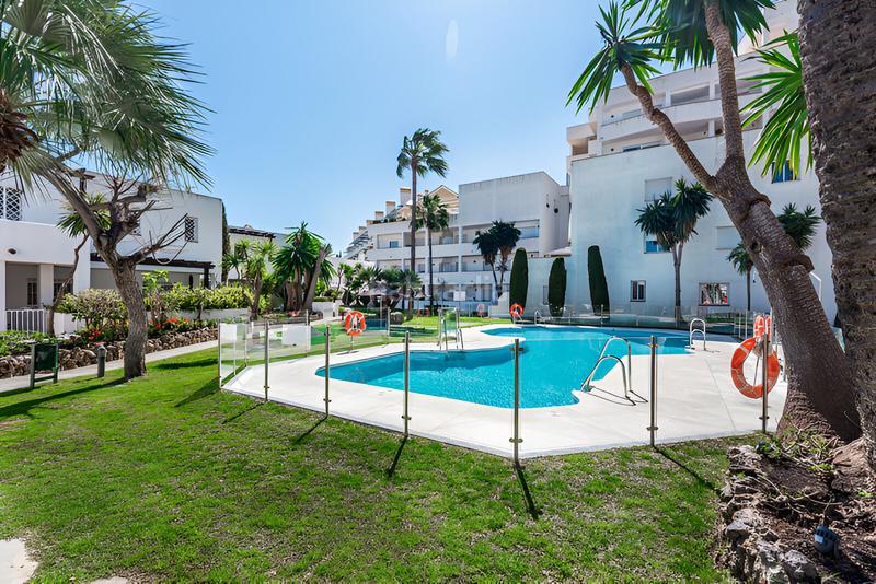 Foto 468fdd9c-58af-48f4-a2cb-ea566ab38054. Appartement mit parking pool in Nueva Andalucía centro Marbella